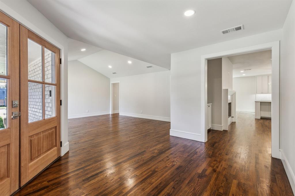 6721 Meadowcreek Drive