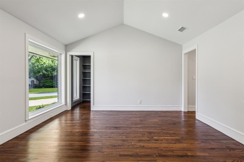 6721 Meadowcreek Drive