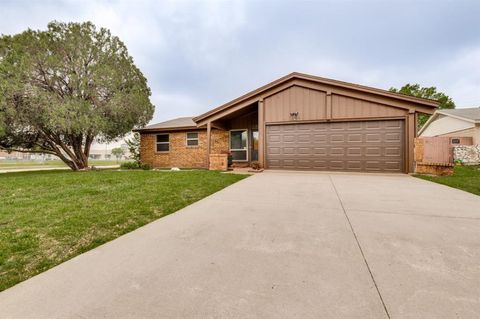 2413 Cheyenne Street Irving TX 75062