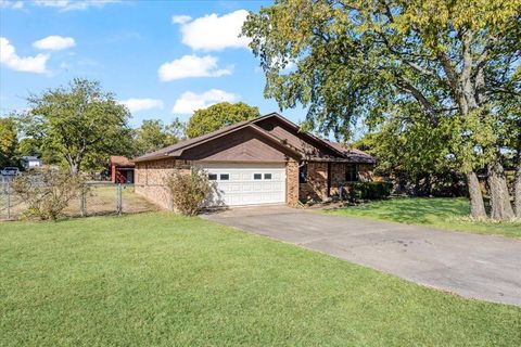 A home in Pottsboro