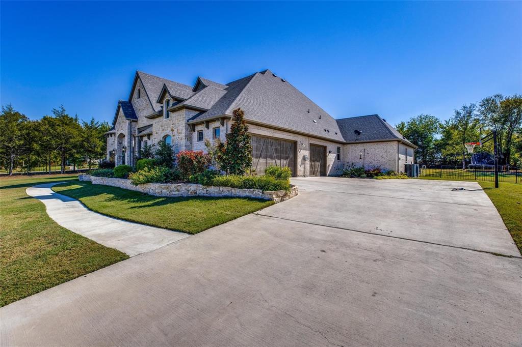 3037 Crossing Drive
