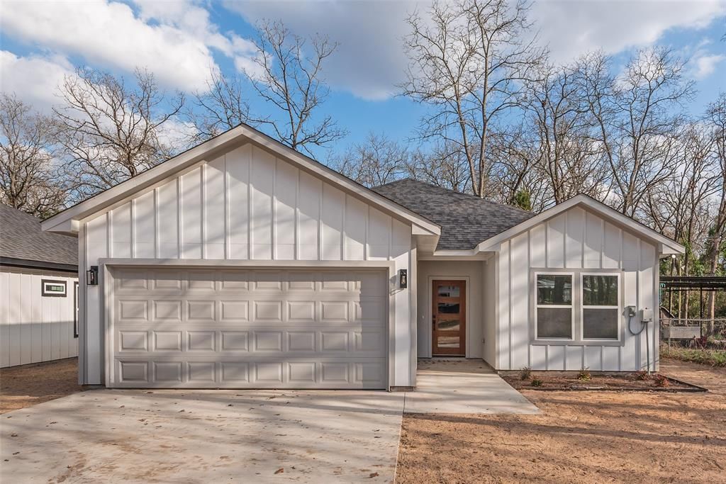 Photo of 14583 Cherokee Lane, Log Cabin, TX 75148 (MLS # 21194524)