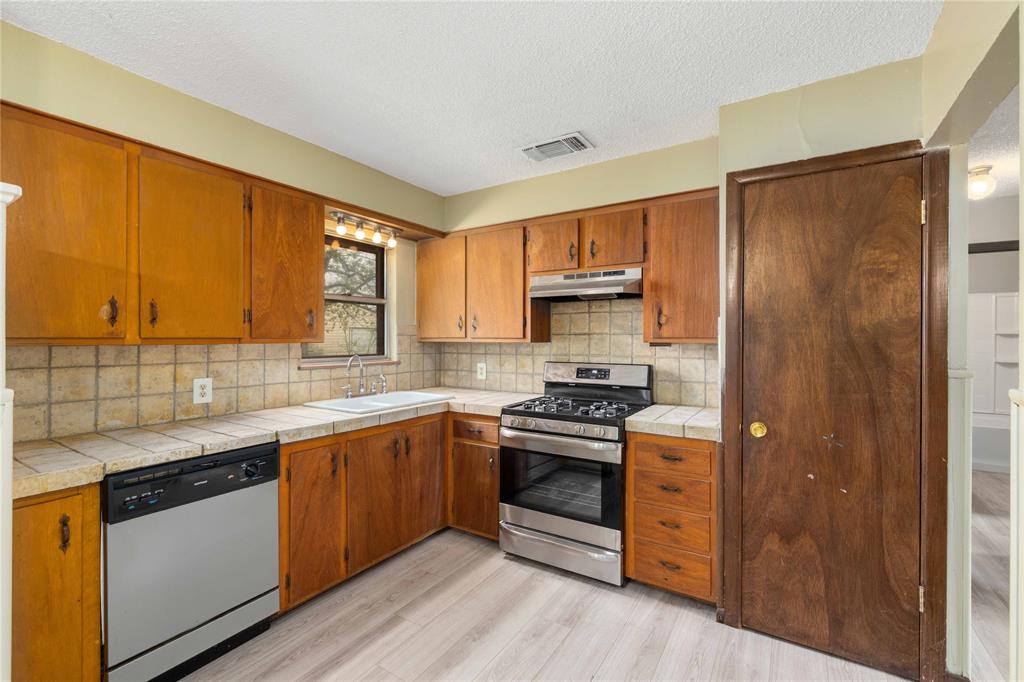 Hillside Add 2 Town Coleman - Residential