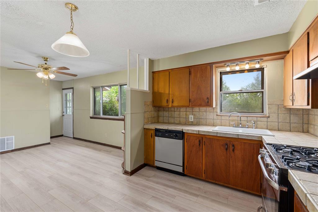 Hillside Add 2 Town Coleman - Residential