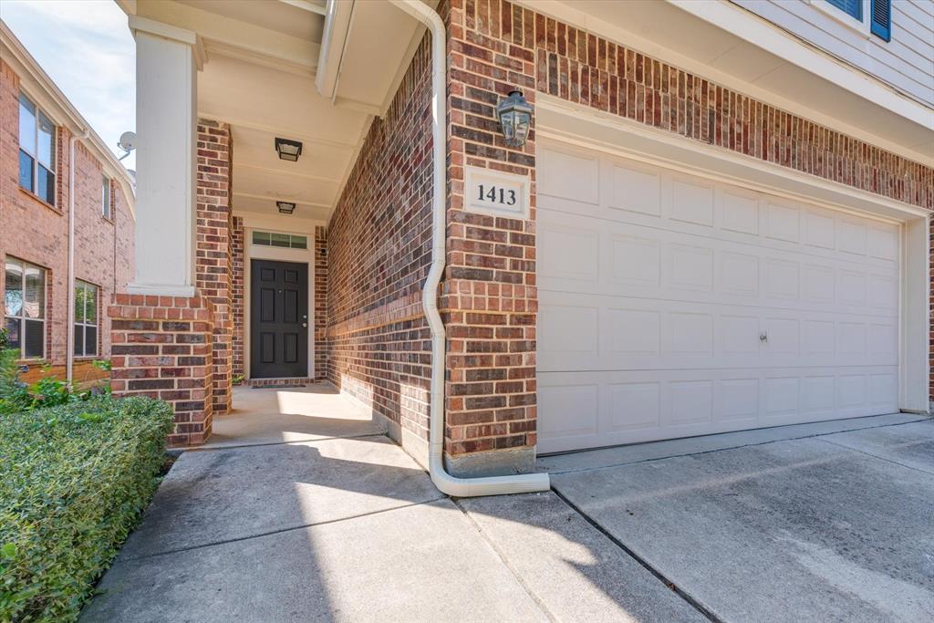 1413 Ravenwood Drive