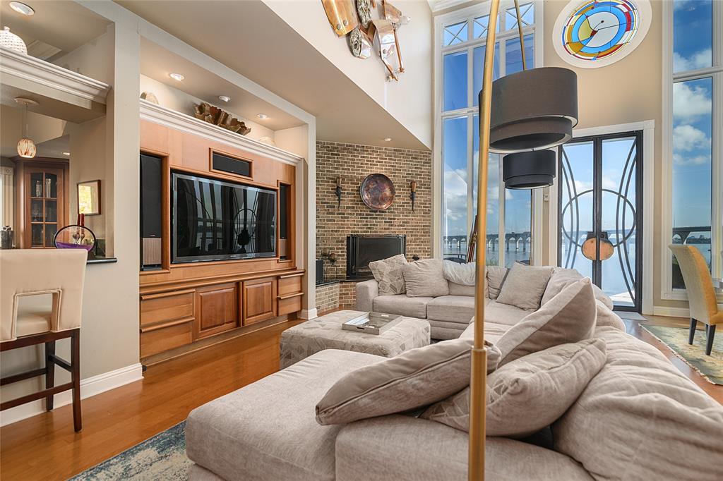 Lake Pointe Place - Residential