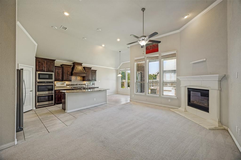 801 Feathering Way