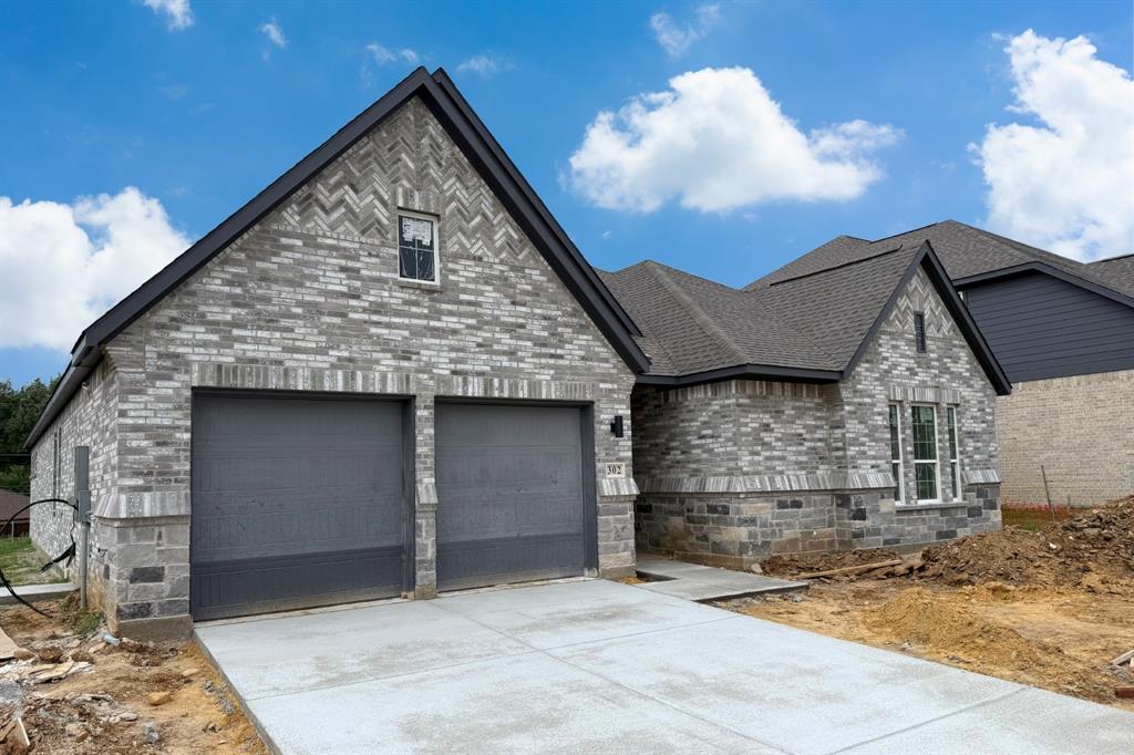 302 Alicia Court