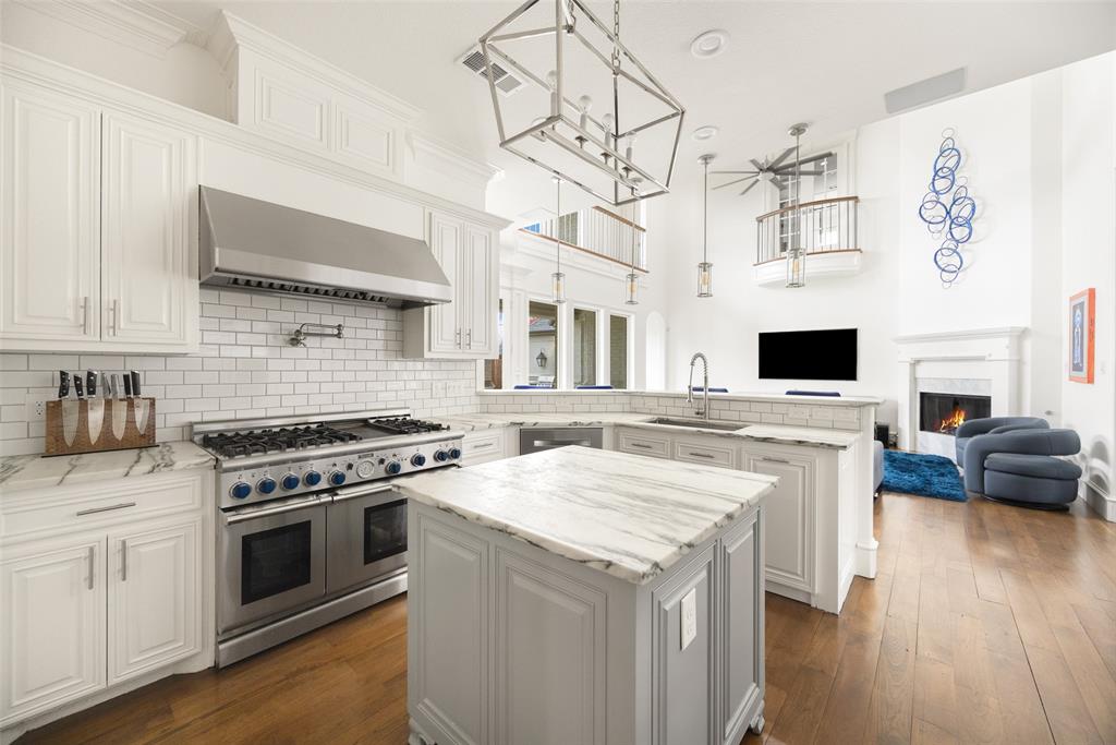 6560 Vanderbilt Avenue