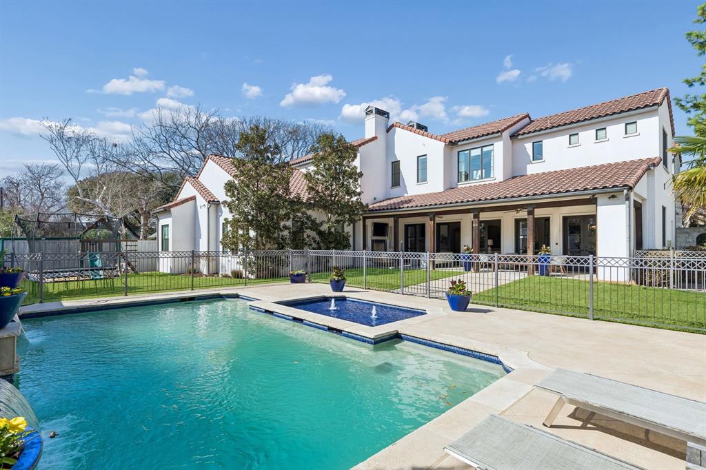 Manchester Downs - Residential