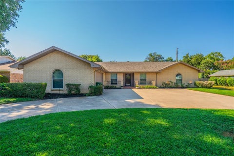 Photo of 1804 Lincolnshire Drive, Bedford, TX 76021 (MLS # 21376018)