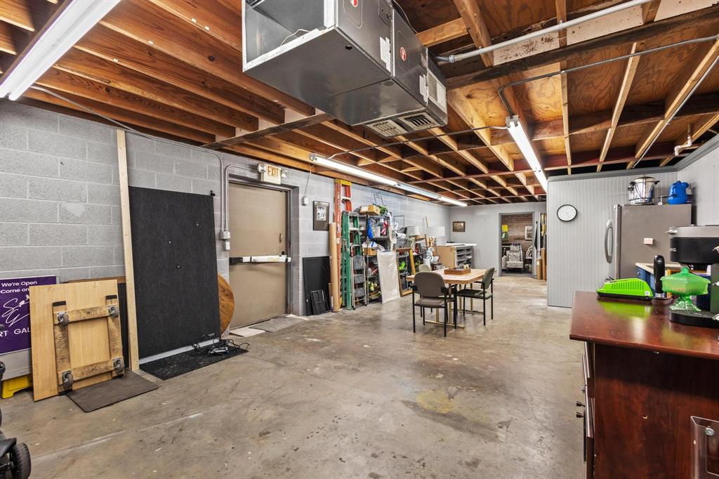 Stevens Add - Commercial Lease