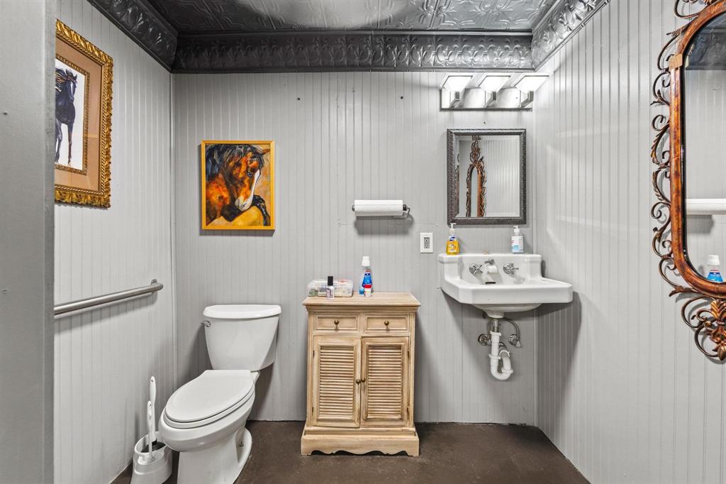 Stevens Add - Commercial Lease