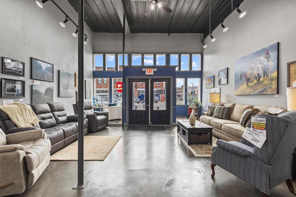 Stevens Add - Commercial Lease