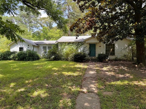 Photo of 406 Pace Ave. ST, Naples, TX 75568 (MLS # 21311013)