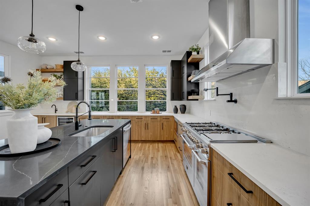 Lecomte Alley - Residential