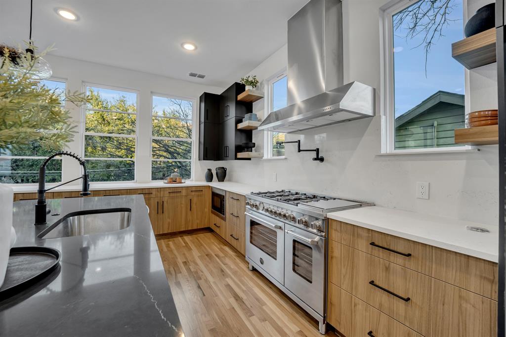 Lecomte Alley - Residential