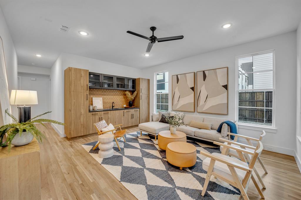 Lecomte Alley - Residential