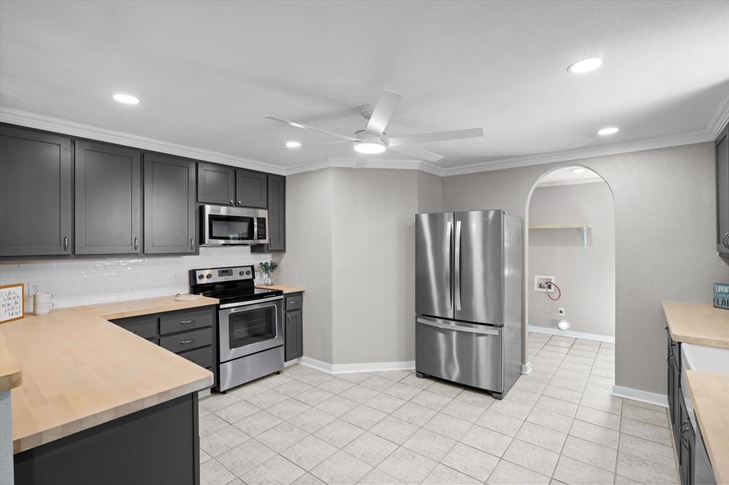 Whispering Oaks - Residential