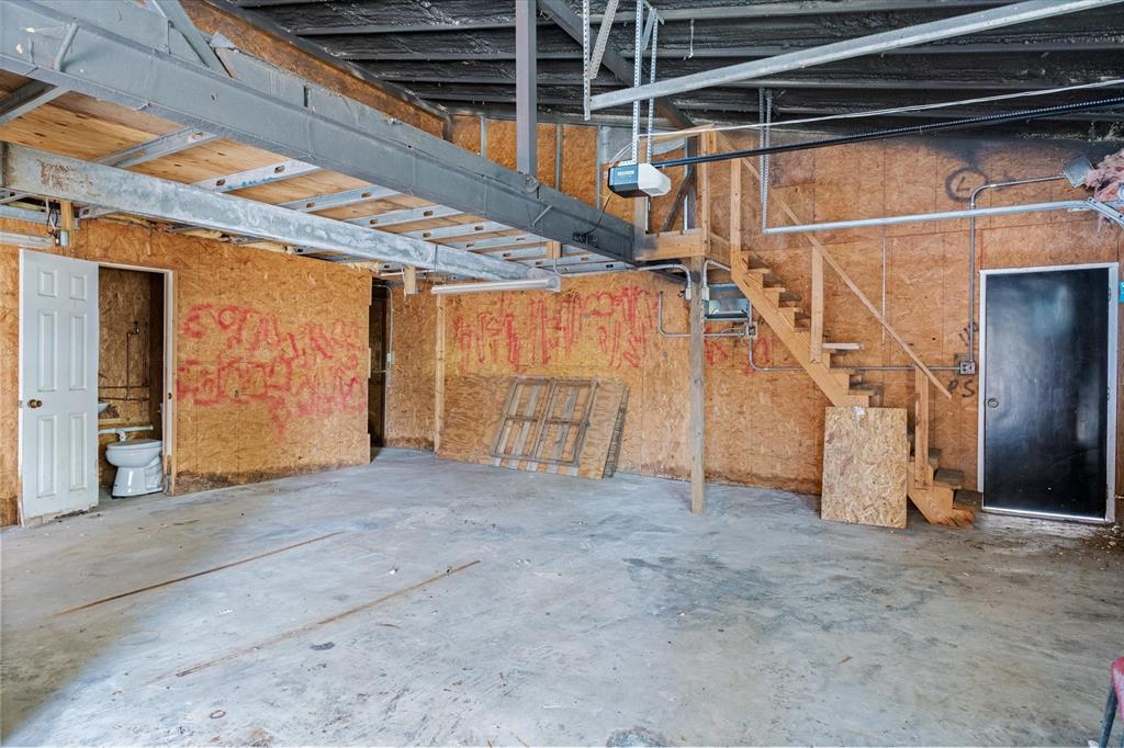 Whispering Oaks - Residential