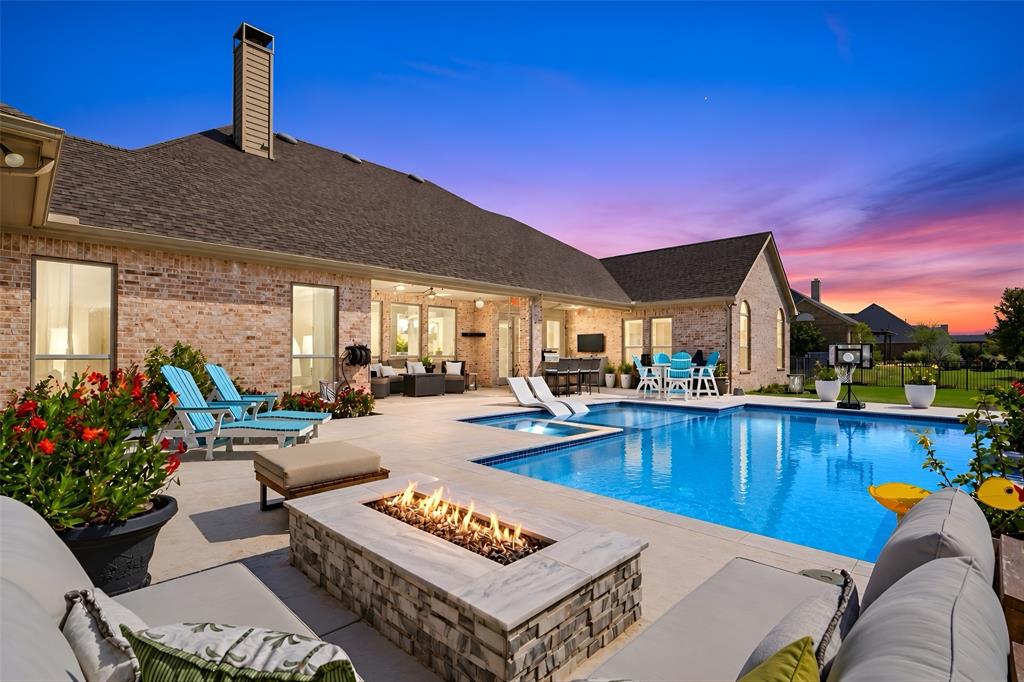 909 Amblewood Drive
