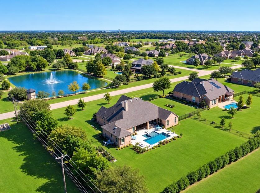 909 Amblewood Drive