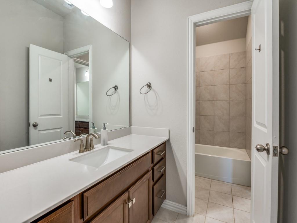 Lakewood Hills East Add - Residential Lease