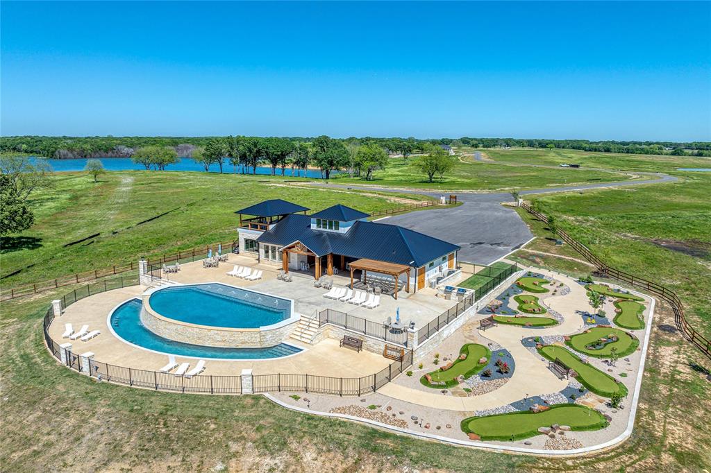 The Peninsula - Land