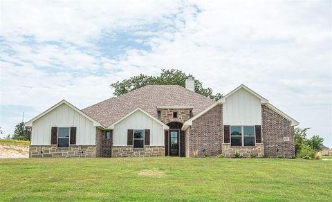 Photo of 10008 Valley Oak Ct Lane, Springtown, TX 76082 (MLS # 21217084)