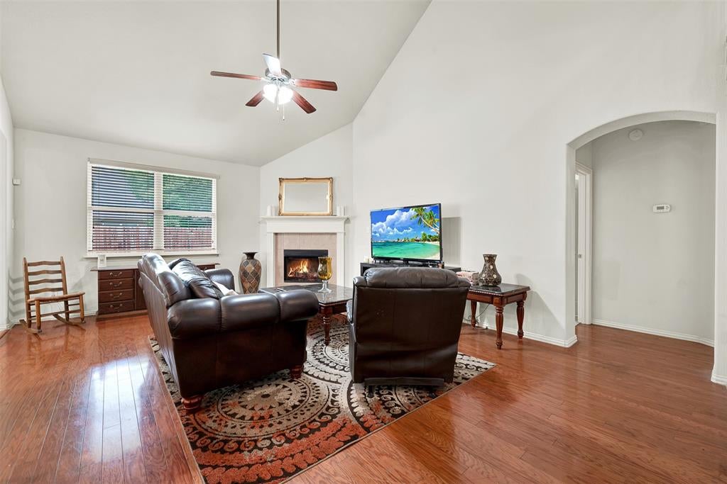 1412 Hawk Valley Drive