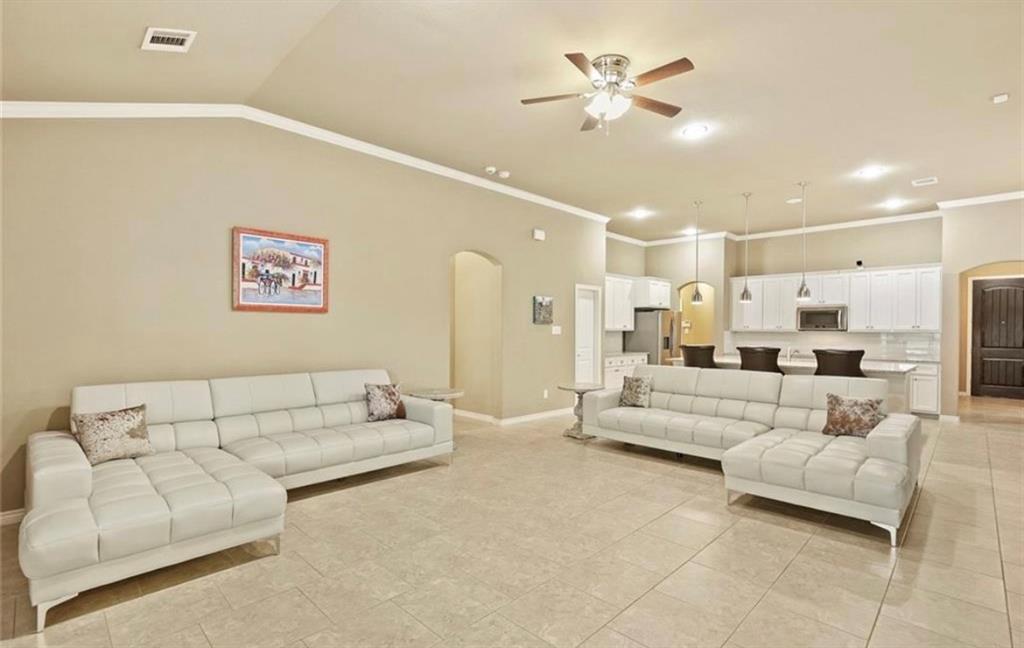 Arlington, Texas 76001, United States, 3 Bedrooms Bedrooms, ,3 BathroomsBathrooms,Residential,Active,3863