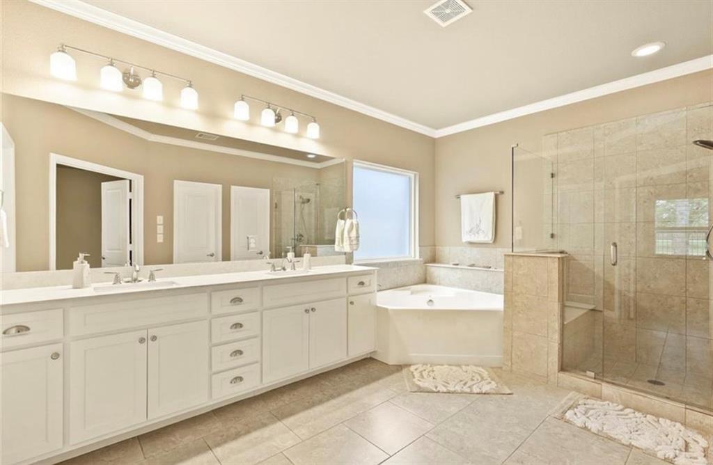 Arlington, Texas 76001, United States, 3 Bedrooms Bedrooms, ,3 BathroomsBathrooms,Residential,Active,3863