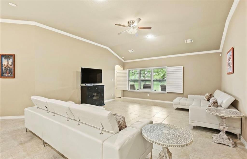 Arlington, Texas 76001, United States, 3 Bedrooms Bedrooms, ,3 BathroomsBathrooms,Residential,Active,3863