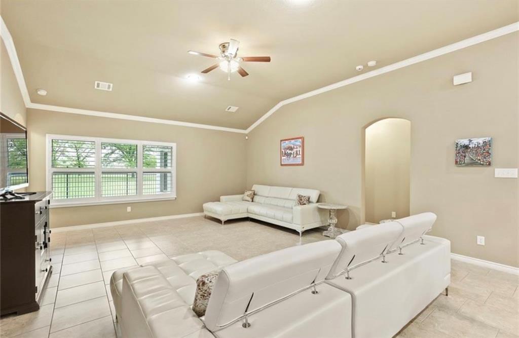 Arlington, Texas 76001, United States, 3 Bedrooms Bedrooms, ,3 BathroomsBathrooms,Residential,Active,3863