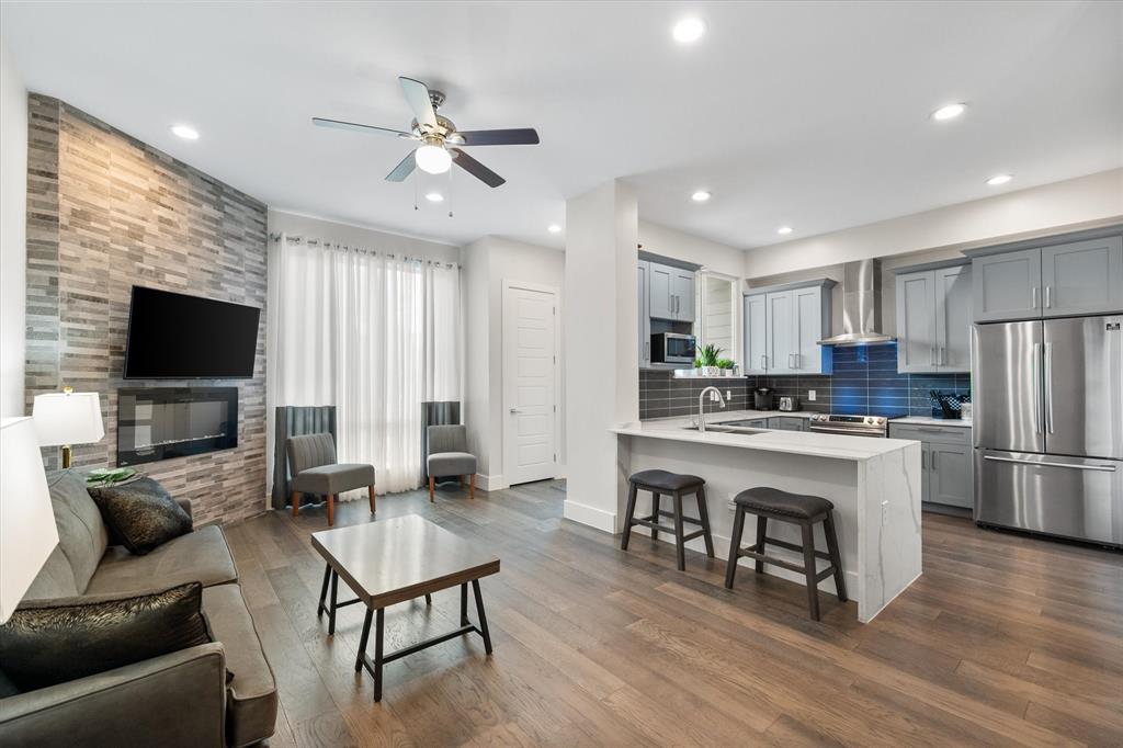 Timberleaf Lane Twnhms - Residential