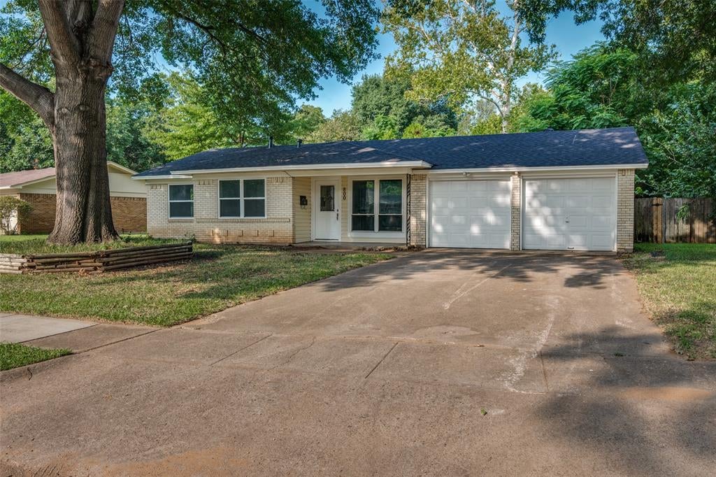 800 Sherwood Drive