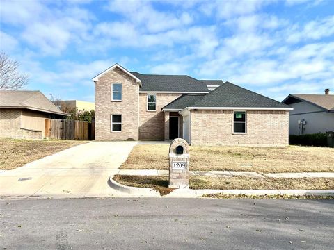1209 Whiteoak Drive Garland TX 75040