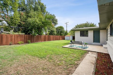 A home in Benbrook