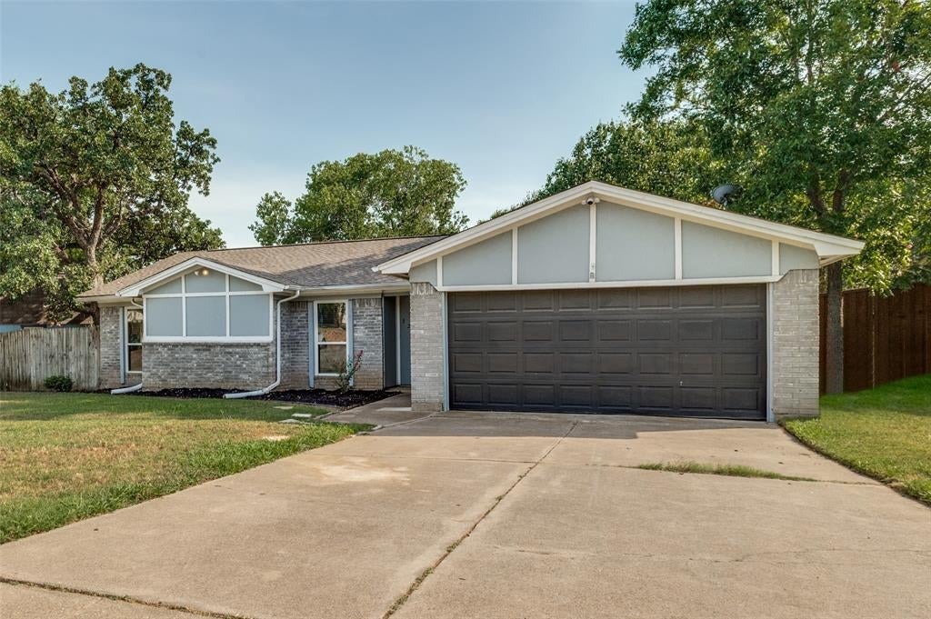 3217 Meadow Wood Lane