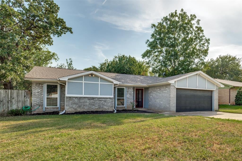 3217 Meadow Wood Lane