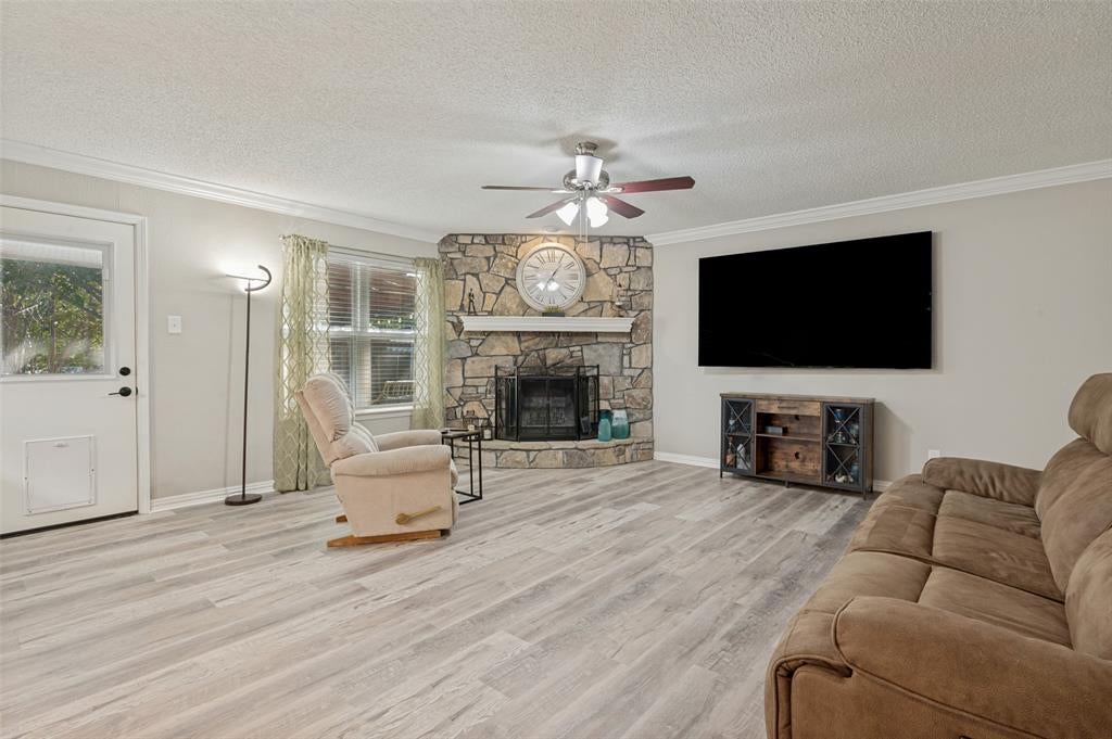 3217 Meadow Wood Lane