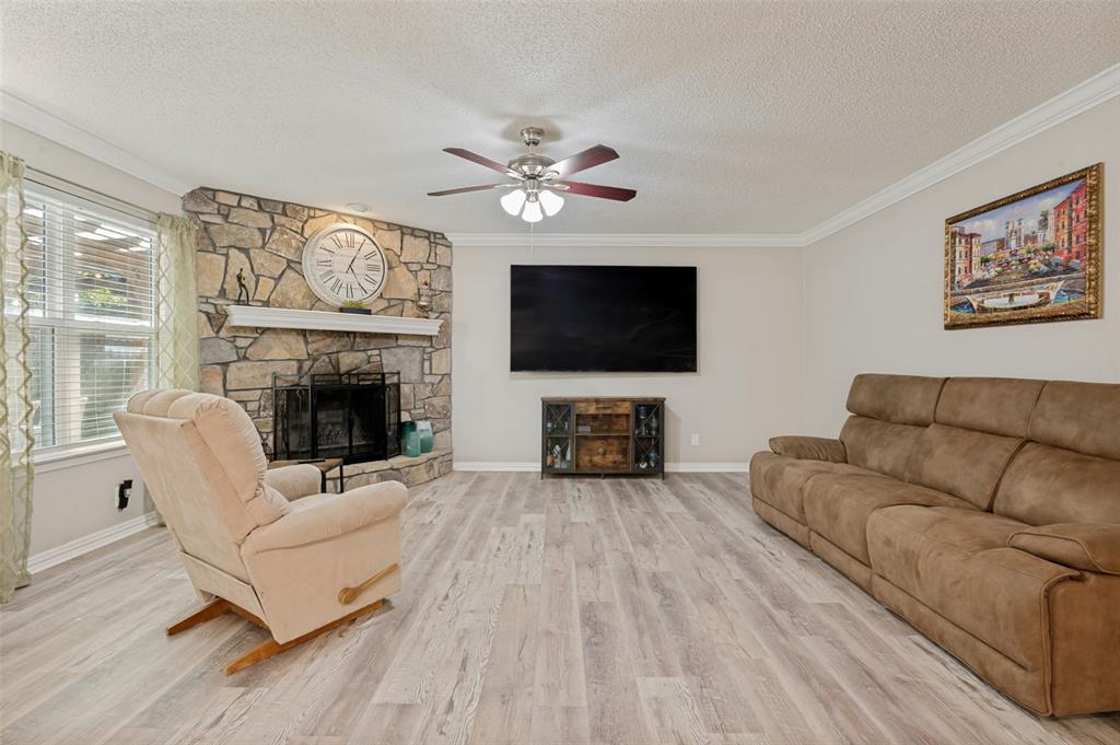 3217 Meadow Wood Lane
