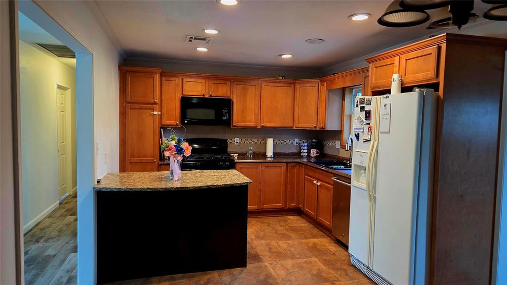 3421 Oleander pl Place