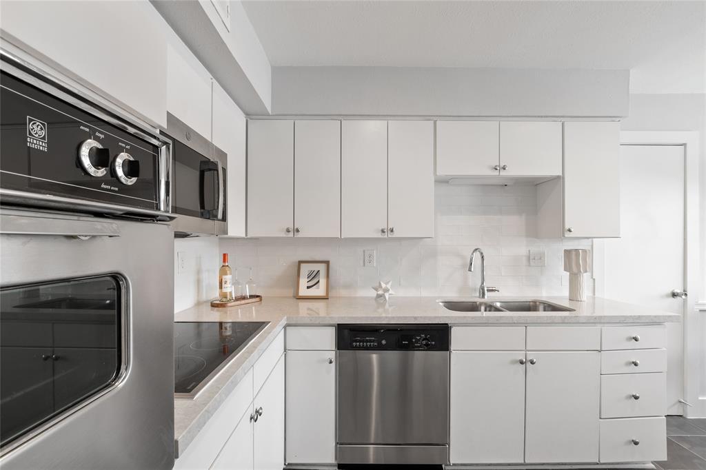 5800 ROYAL LANE CONDOMINIUMS - Residential Lease