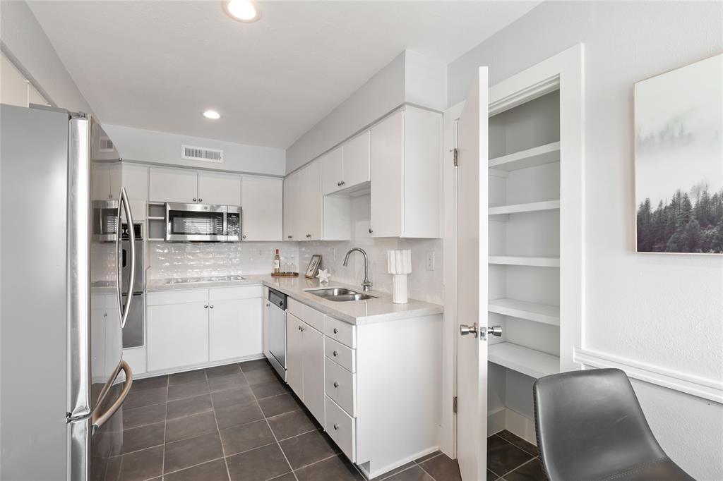 5800 ROYAL LANE CONDOMINIUMS - Residential Lease