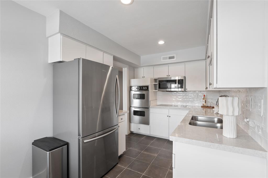 5800 ROYAL LANE CONDOMINIUMS - Residential Lease