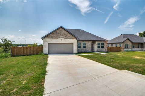 Photo of 705 Lakeland Drive, West Tawakoni, TX 75474 (MLS # 21297398)