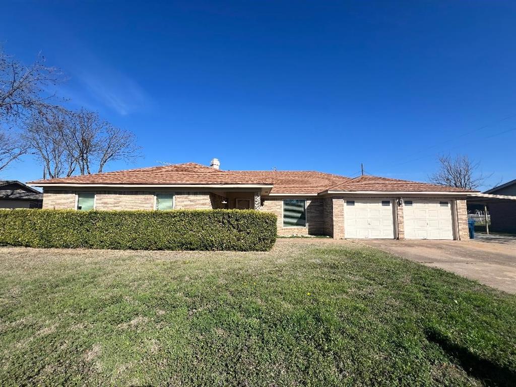 104 W Highland Drive