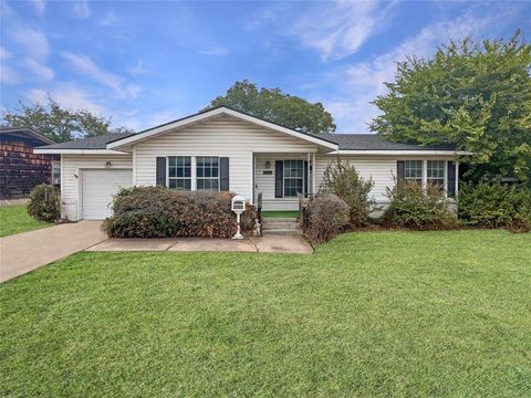 5305 Ira Street Haltom City TX 76117