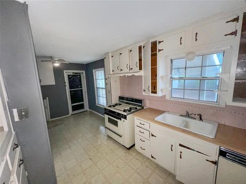 Tiny photo for 5305 Ira Street, Haltom City, TX 76117 (MLS # 21101323)